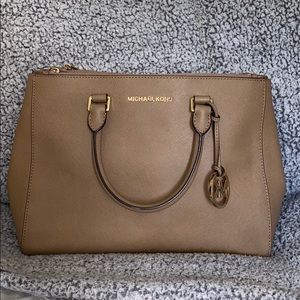 ✨MICHAEL KORS HAMD BAG!!✨